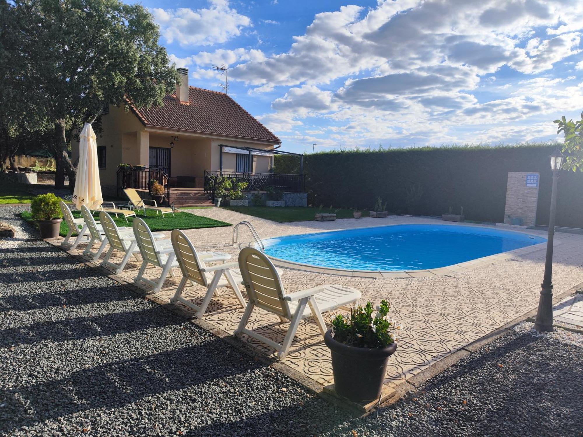 La Triqueta Villa Zarzuela del Monte Szoba fotó